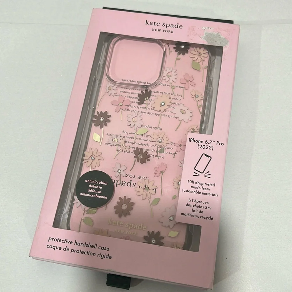 Kate spade ♠️ iPhone case 6.7 “ Pro NWOT.